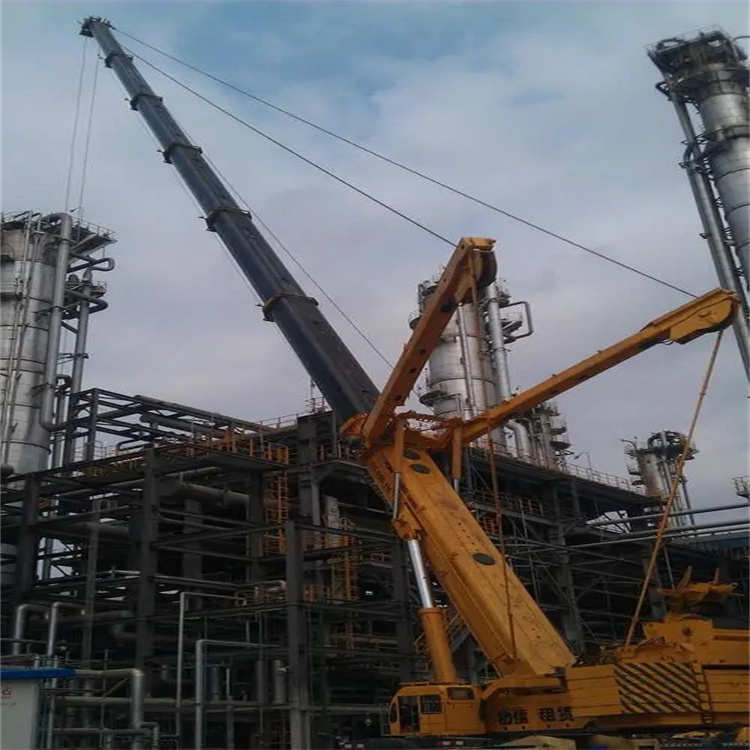 港北吊板房的吊车